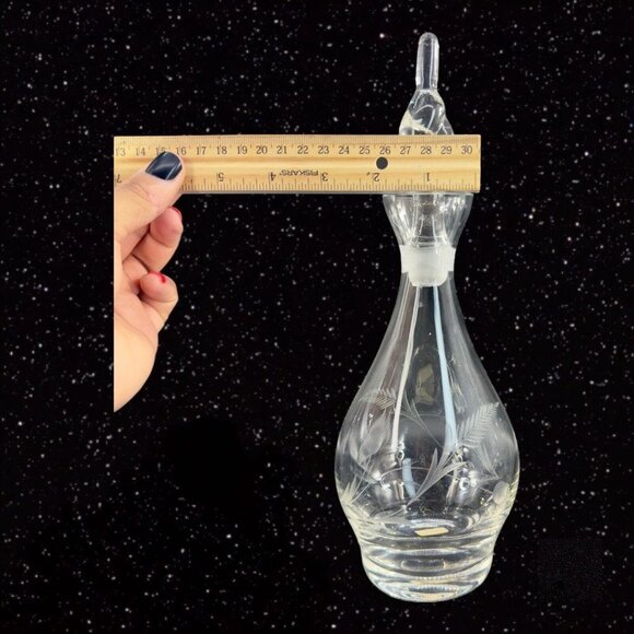 Clear Crystal Decanter Etched With Snail Swirl Stopper Hand Made In Portugal VTG - Picture 3 of 16